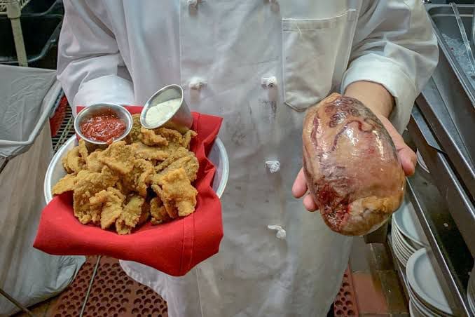 15 Makanan Ekstrem dan Unik dari Berbagai Negara, Berani Coba? 6 Makanan ekstrem Amerika Serikat.