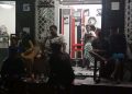 Tukang potong rambut.
