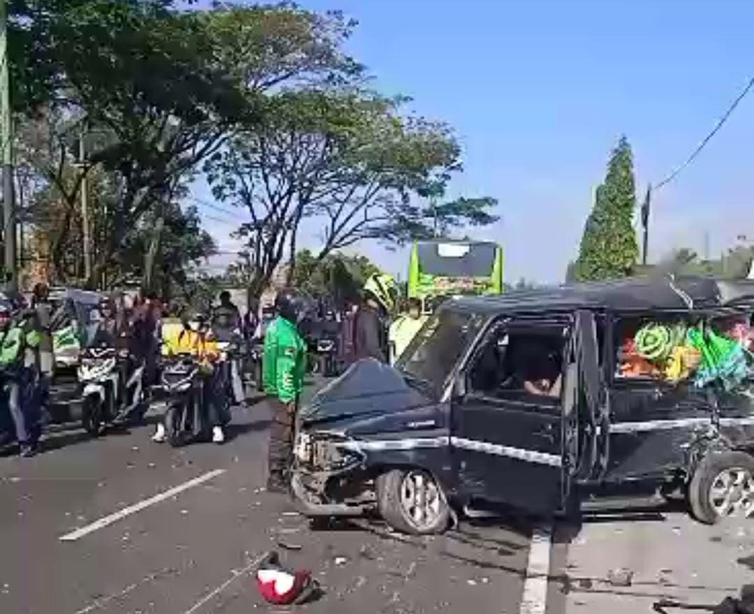 2 Korban Tewas Kecelakaan Bus Restu di Purwodadi Pasuruan, Beruntun Tabrak Mobil Kijang hingga Pemotor 1 Kecelakaan Bus Restu.