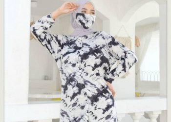 Blouse wanita kekinian.