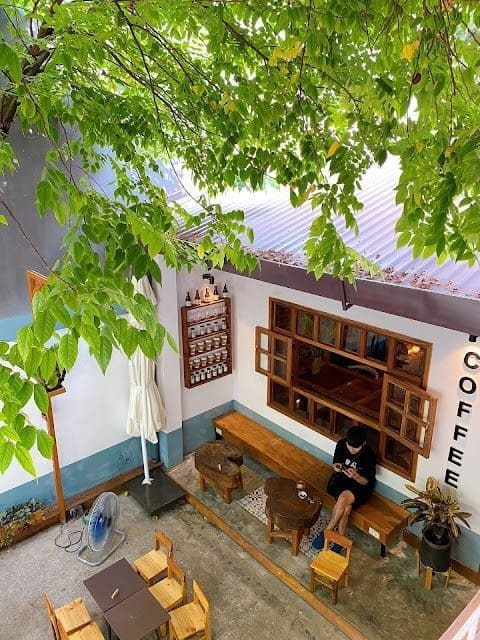 5 Konsep Desain Warung Kopi Rumahan Inspiratif, Tampil Kekinian Cozy Banget untuk Pelanggan 1 Desain warung kopi rumahan.