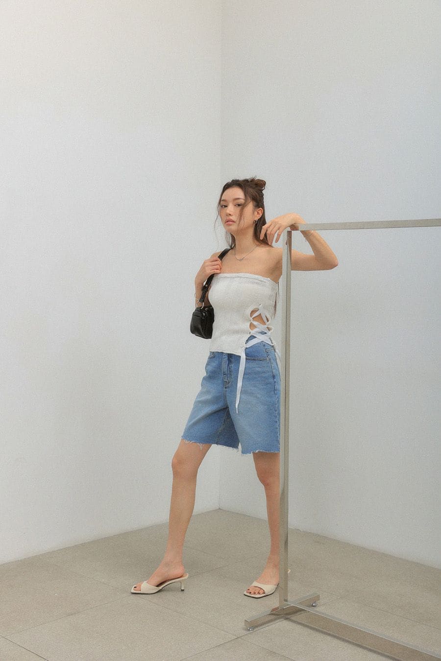5 Rekomendasi Brand Baju Crop Top Korea, Dijamin Makin Stylish Cocok Banget untuk Anak Muda 1 Baju crop top Korea.
