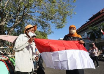 Bendera merah putih.