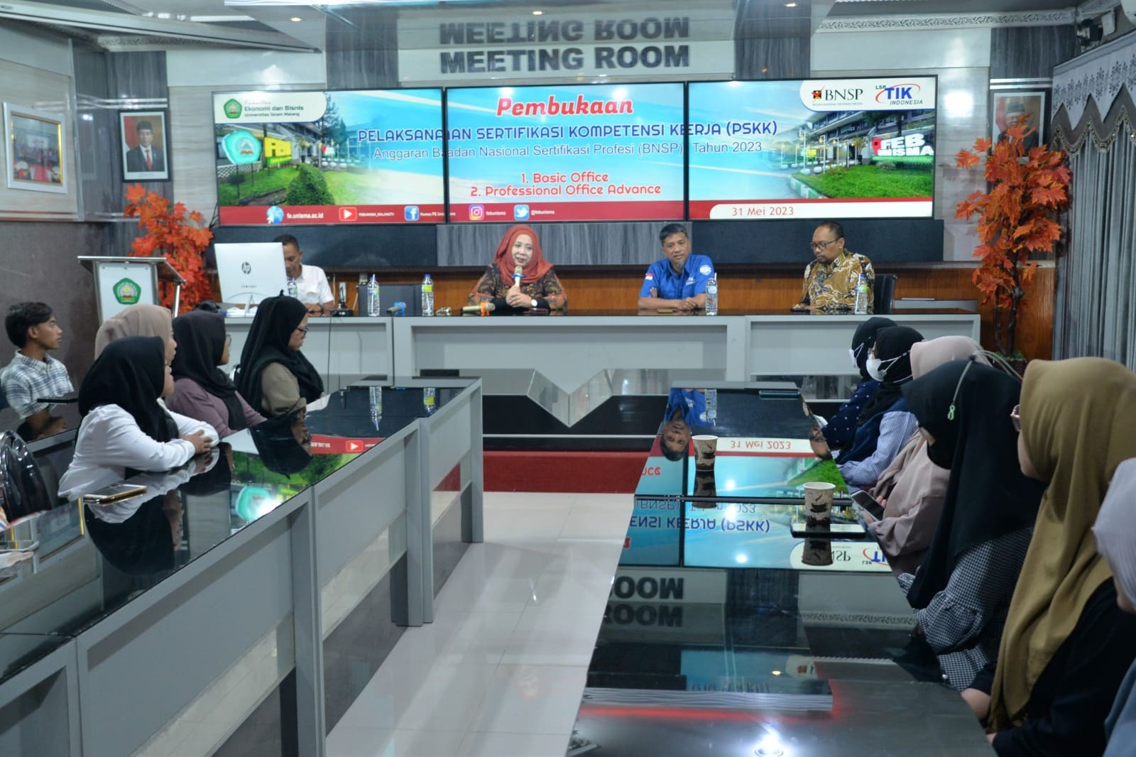 Tingkatkan SDM Lulusan, FEB Unisma dan LSP TIK Uji Sertifikasi Kompetensi TIK Mahasiswa 2 Uji kompetensi FEB Unisma.