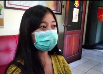 Wanita cantik.