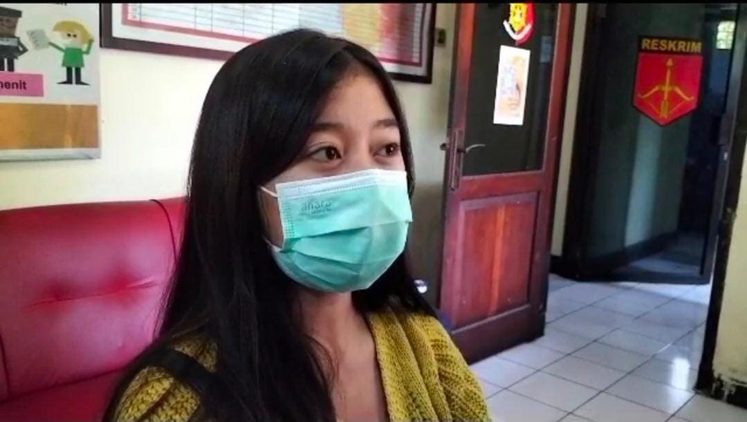 Aksi Heroik Wanita Cantik di Pasuruan Gagalkan Pencurian Motor di Pandaan, Satu Pelaku Dihajar, Satu Buron 1 Wanita cantik.