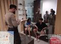 Pasangan mesum.