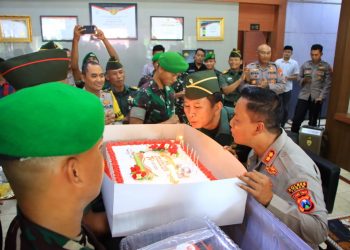TNI di Tuban.