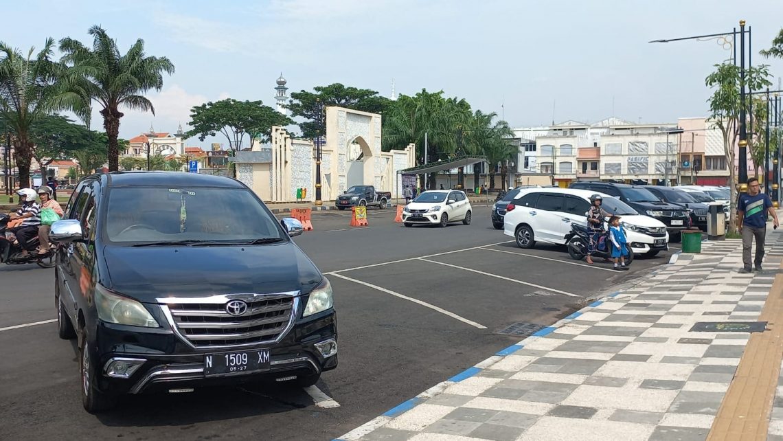 Hapus Parkir Berlangganan di Alun-Alun Kota Pasuruan, Pemkot Ajukan ke Pemprov Jatim 1 parkir berlangganan.