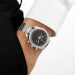 Jam tangan anti air.