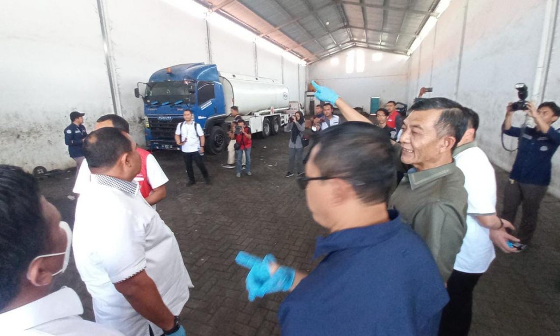 Bareskrim Polri Bongkar Sindikat Penimbun BBM Subsidi di Pasuruan, 3 Tersangka Ditangkap 1 BBM subsidi.