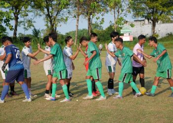 sepak bola tugu jatim