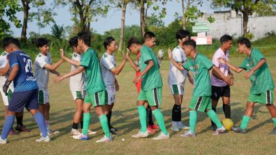 sepak bola tugu jatim