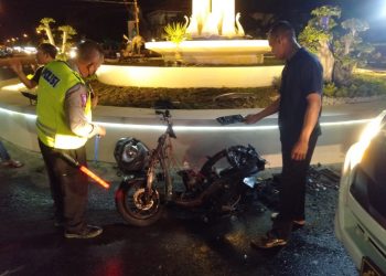 Terbentur Truk, Sepeda Motor di Tuban Terbakar Habis