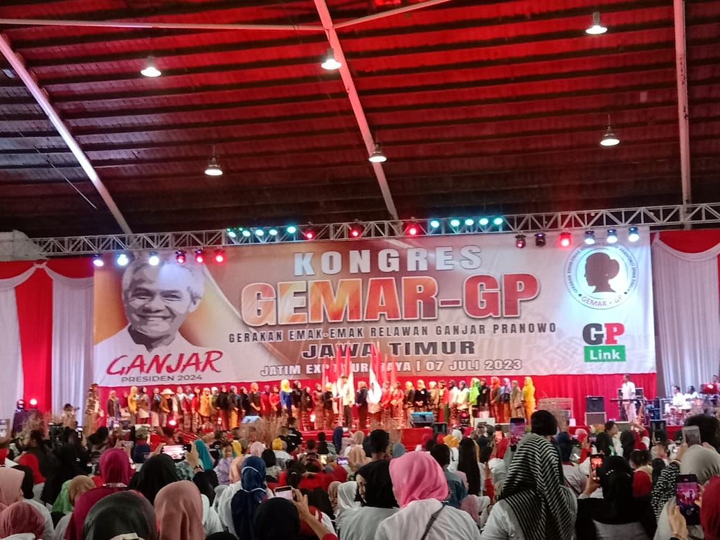 ganjar pranowo tugu jatim