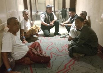 jemaah haji tugu jatim