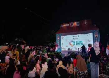 kampung wisata peneleh tugu jatim