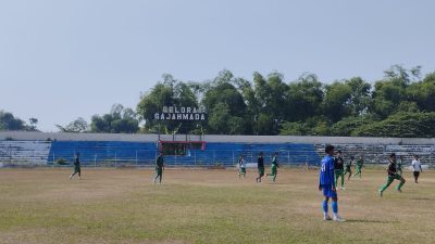 sepak bola tugu jatim