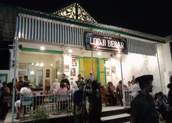pemkot surabaya tugu jatim