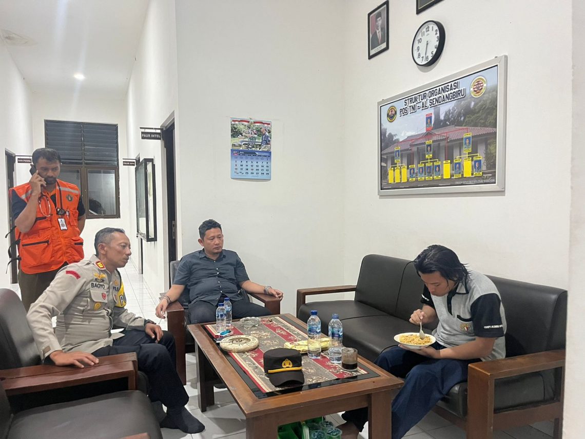 pantai jembatan panjang tugu jatim