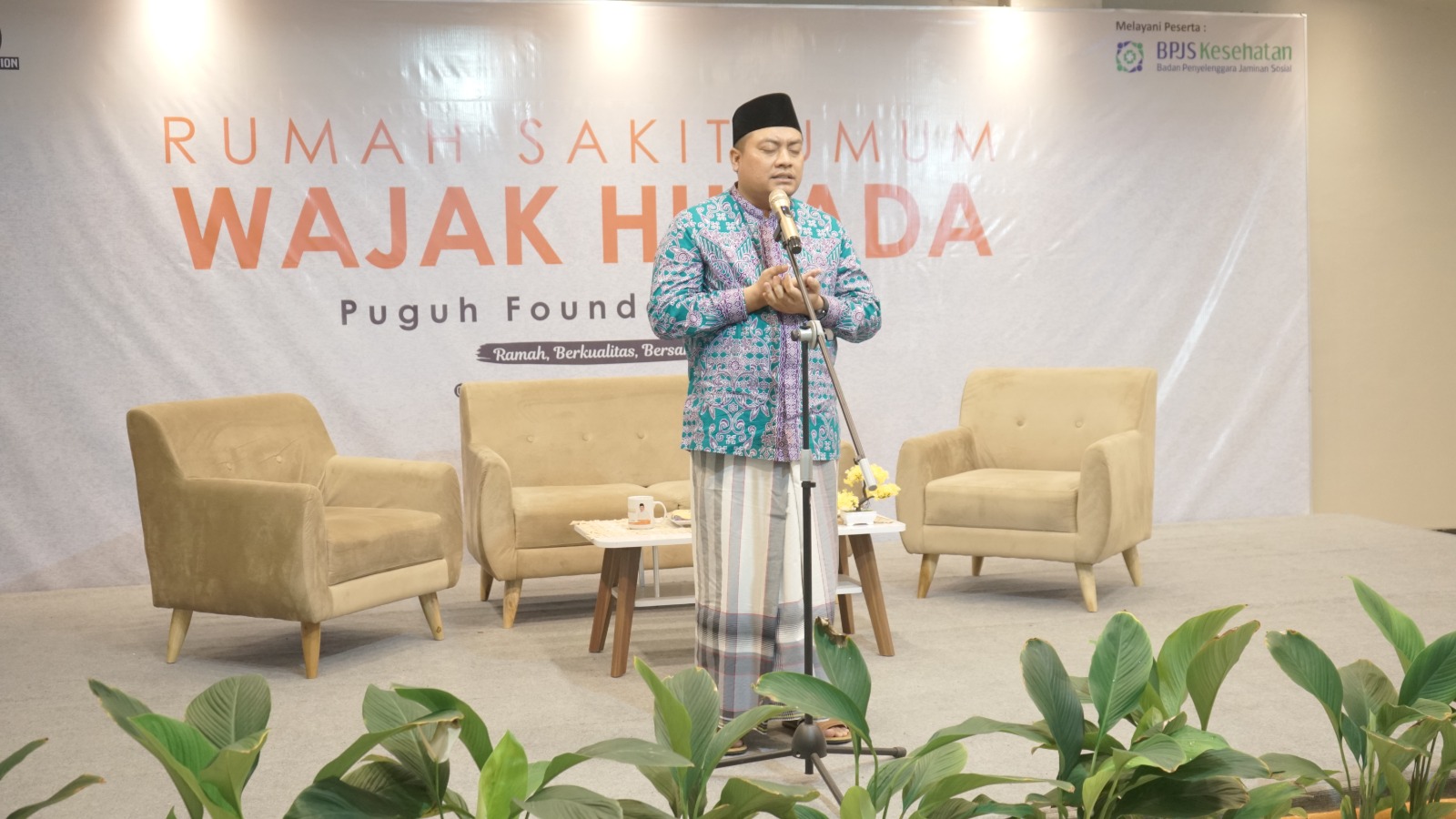 Tasyakuran Haji, drh H Puguh Wiji dan dr Hj Fitriya Fajar Doakan Masyarakat 3 WhatsApp Image 2023 07 10 at 13.34.21 1