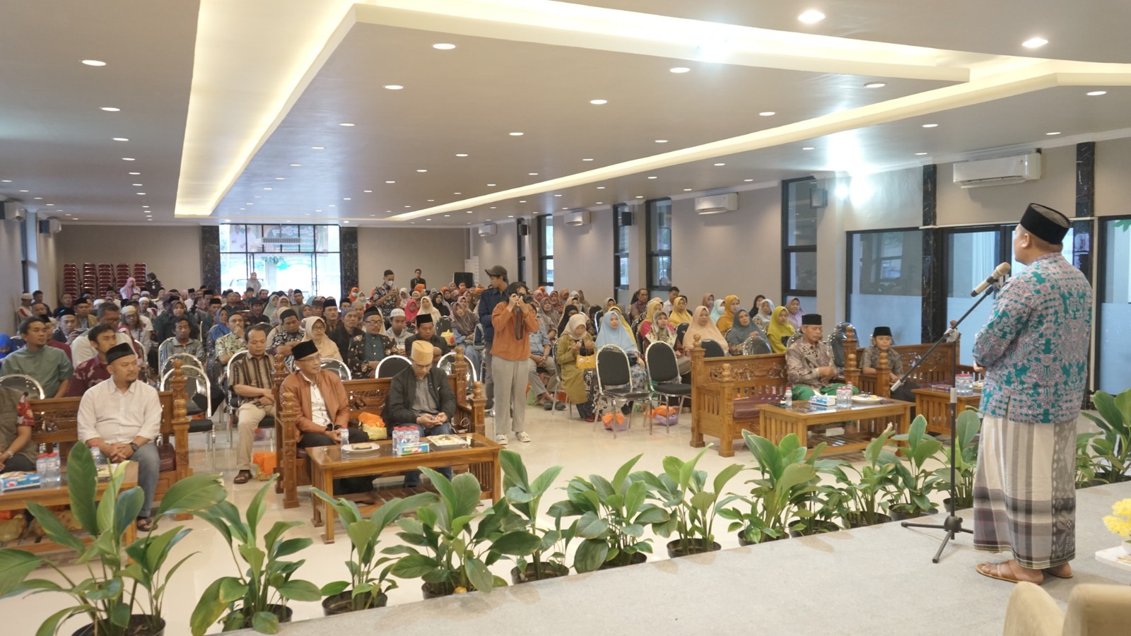 Tasyakuran Haji, drh H Puguh Wiji dan dr Hj Fitriya Fajar Doakan Masyarakat 2 WhatsApp Image 2023 07 10 at 13.35.31 1