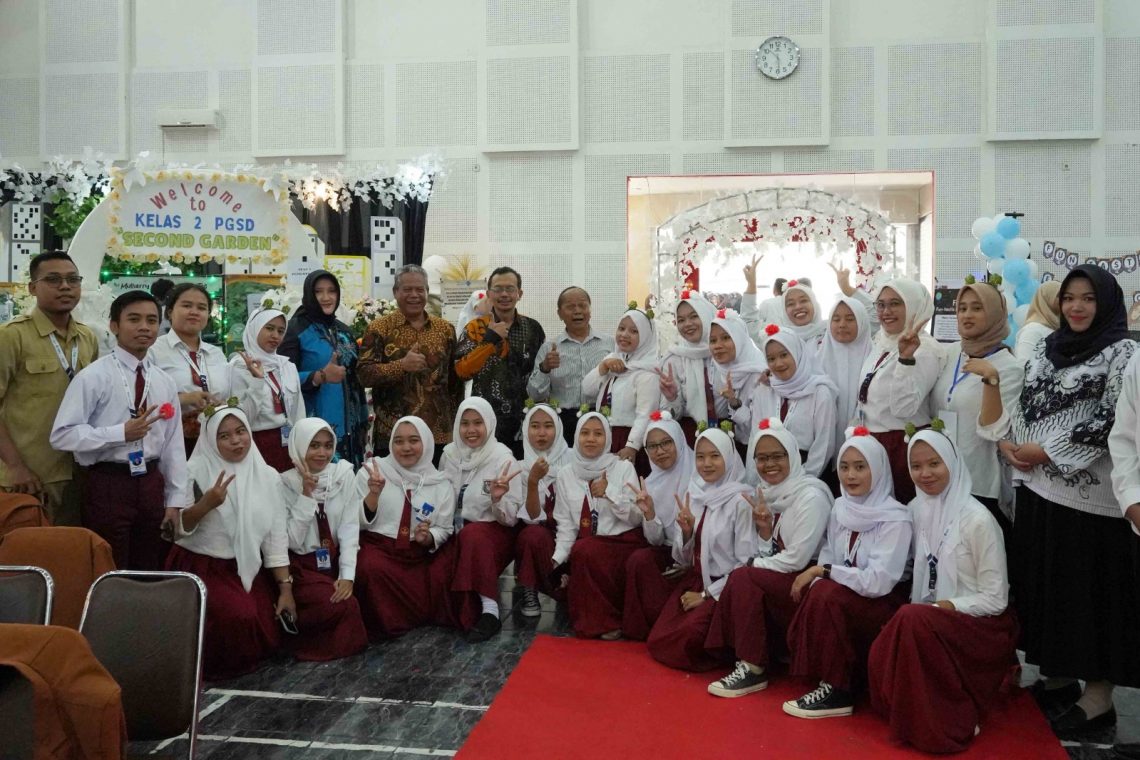 Pentingnya Guru Profesional di Era 4.0, Rektor Unikama: Harus Adaptif Dengan Perkembangan Dunia IT 1 unikama tugu jatim