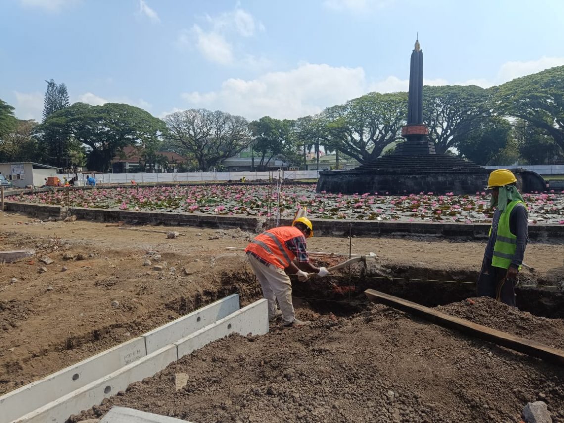 Pemerhati Sejarah Kritik Rencana Pemasangan Lampu ala Kayutangan di Alun-alun Balai Kota Malang 1 balai kota malang tugu jatim