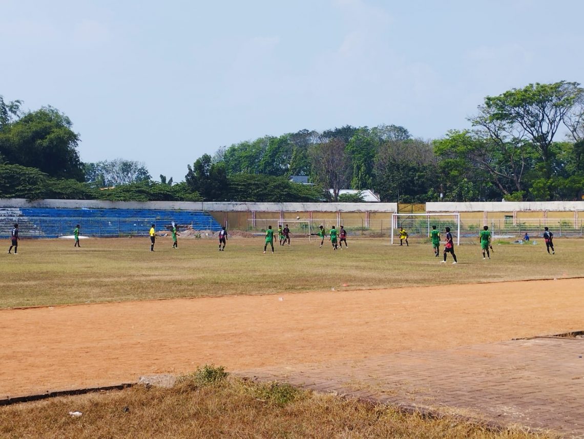 sepak bola tugu jatim
