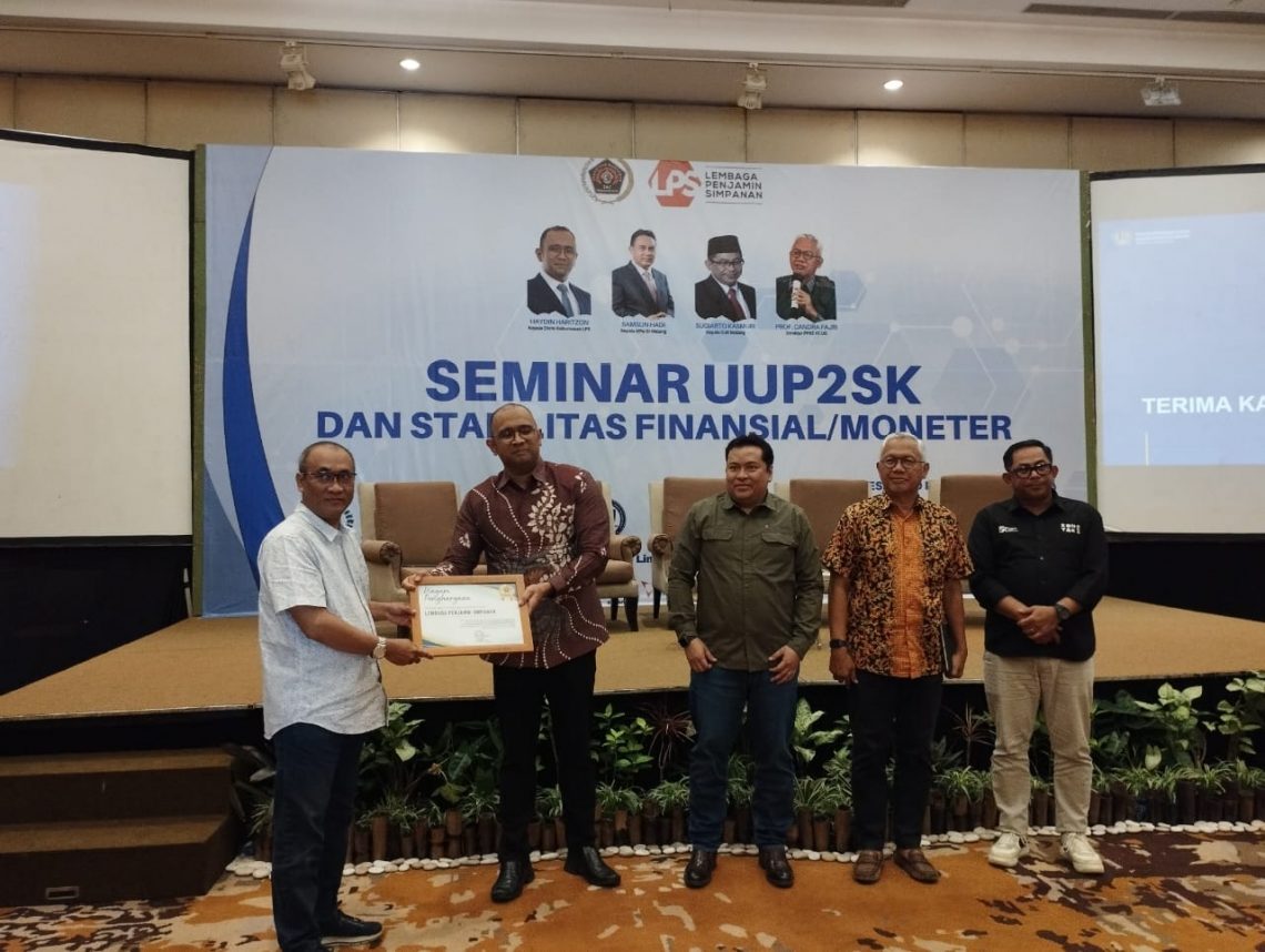 Seminar Keuangan Tutup Uji Kompetensi Wartawan Angkatan ke-51 PWI Malang Raya 1 seminar keuangan tugu jatim