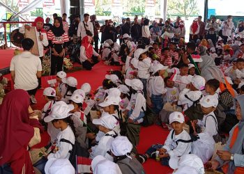 Cegah Stunting, Gubernur Jatim Kampanye Minum Susu dan Telur di Kota Batu