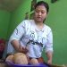Kenyangnya Makan Onde-onde Bondet di Pasuruan, Ukuran Sebesar Bola Berisi Kacang Ijo Gurih 8 onde-onde bondet tugu jatim