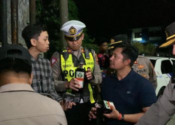 Penyekatan 10 Titik di Pasuruan, Polisi Ciduk 2 Kurir Miras