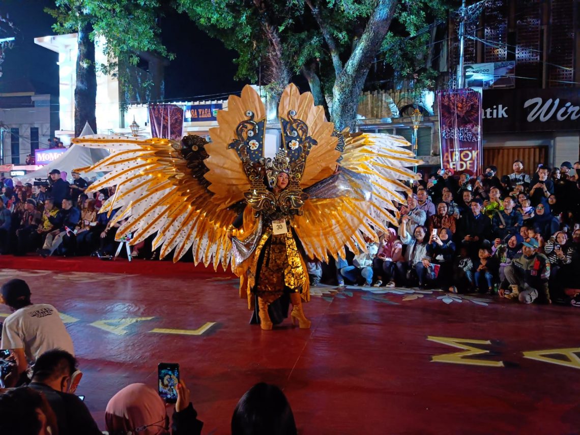 Malang Flower Carnival Hadirkan Parade Ratusan Kostum Ala Kerajaan di Kayutangan Heritage 1 malang flower carnival tugu jatim