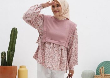 Blouse wanita hijab.