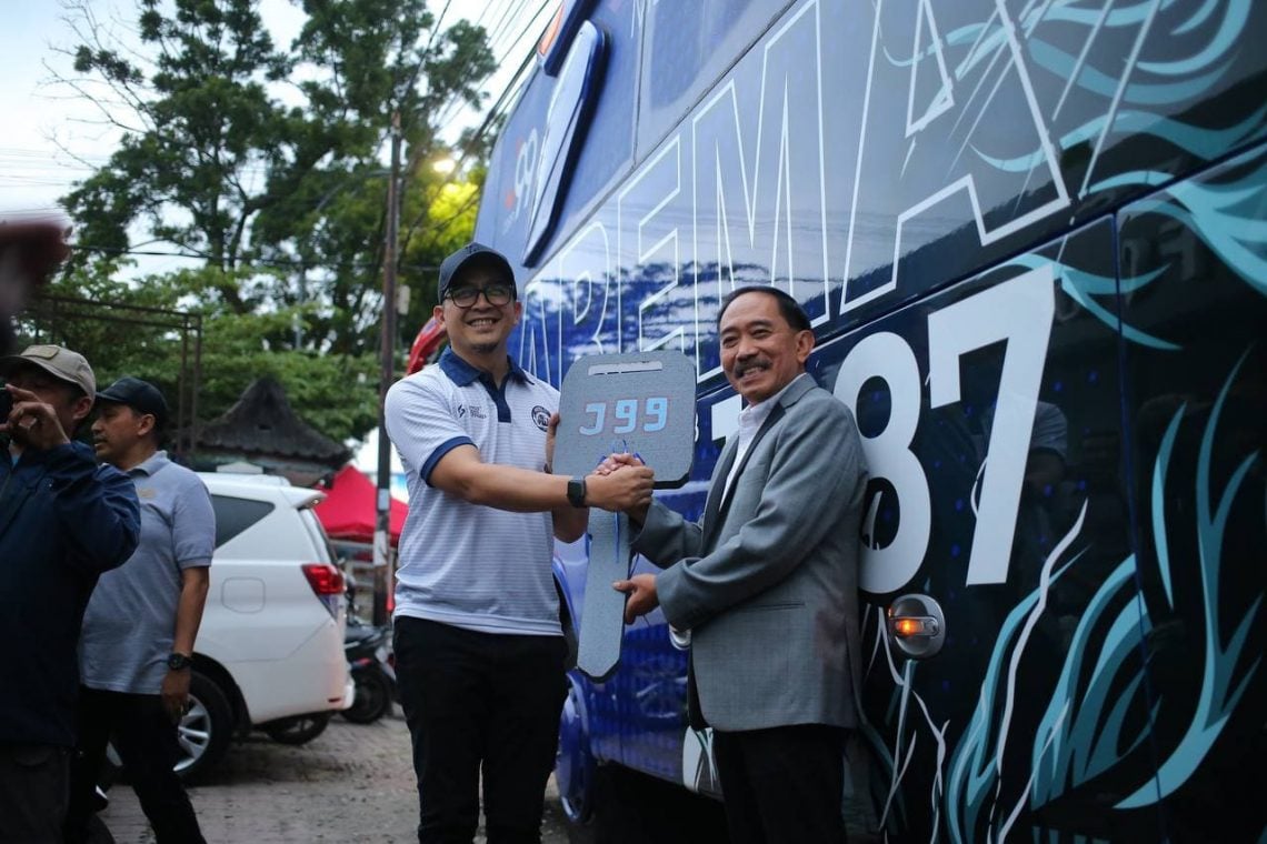 Resmi! Bos Juragan 99 Gilang Pramana Hibahkan Bus Jenggala ke Arema FC 1 Bos Juragan 99.