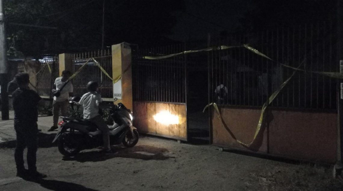 Gudang bengkel mobil.