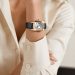 Jam tangan wanita branded.