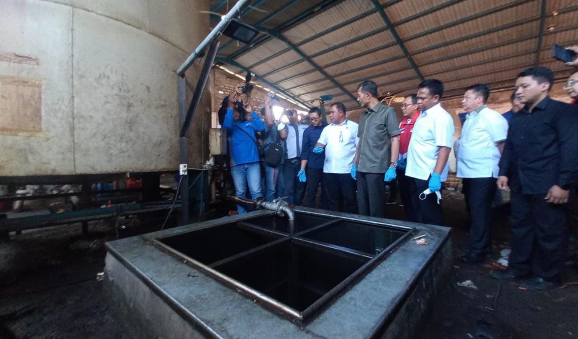 penimbun BBM subsidi.
