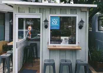 desain cafe mini depan rumah.