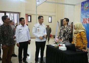 Lowongan kerja.