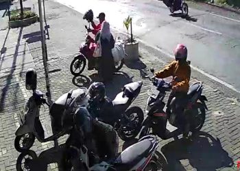 Emak-emak di Pandaan.