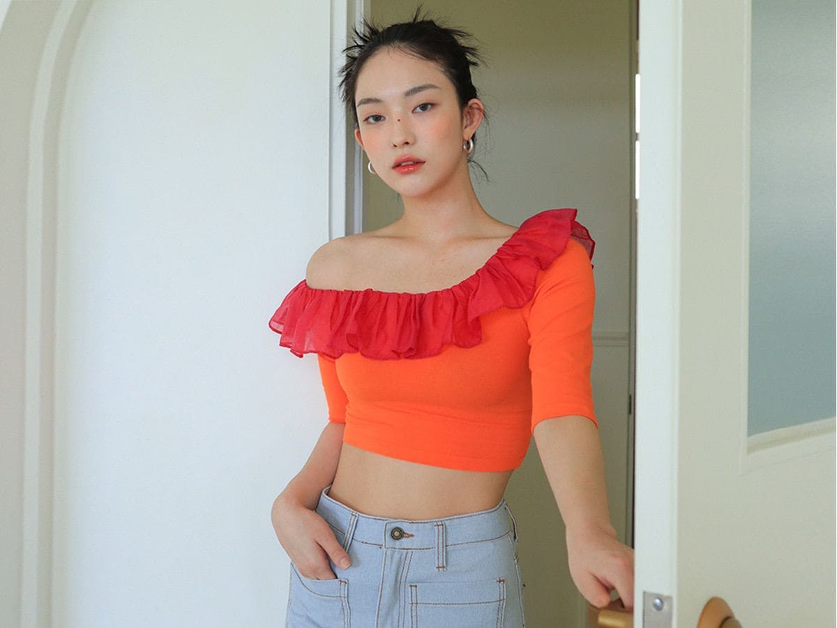 5 Rekomendasi Brand Baju Crop Top Korea, Dijamin Makin Stylish Cocok Banget untuk Anak Muda 6 Brand terkenal crop top Korea 2023.