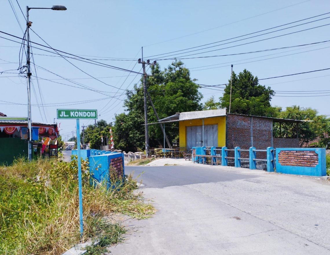 Nama jalan.