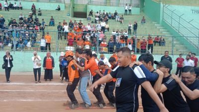 Lomba trompa panjang.