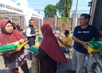 Harga beras dan minyak.