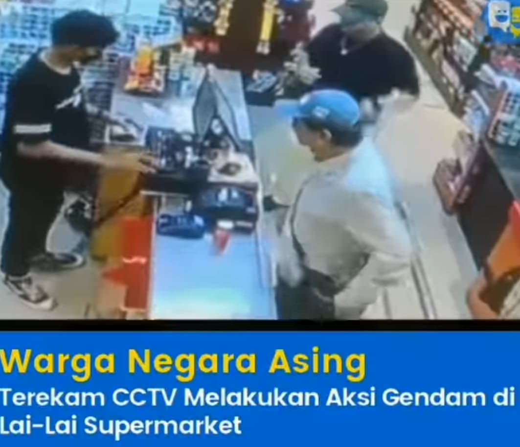 Aksi Gendam, 2 WNA Timur Tengah Diduga Gasak Uang Kasir Toko Oleh-Oleh di Malang 1 WNA Timur Tengah.