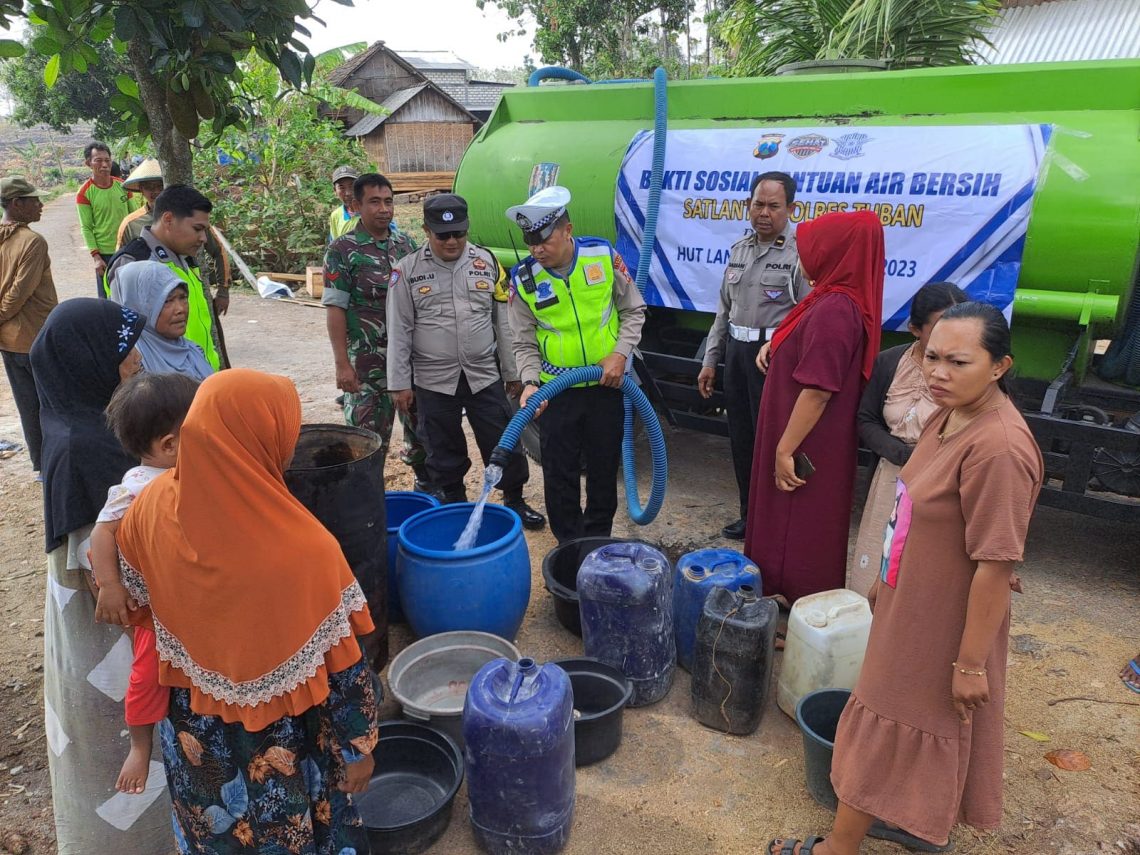 Warga Tuban.