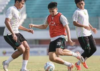 Persebaya vs PSS Sleman.