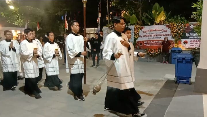Uskup Surabaya Vincentius Sutikno Wisaksono meninggal.